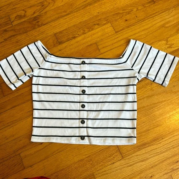 Express Off The Shoulder Top - Picture 2 of 9